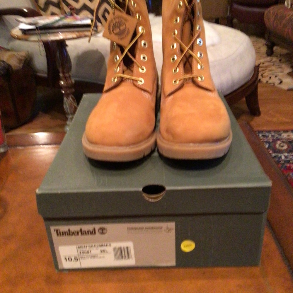 Men’s Timberland boots 8” size 10.5 wide RARE